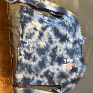Long sleeve tie dye crop top